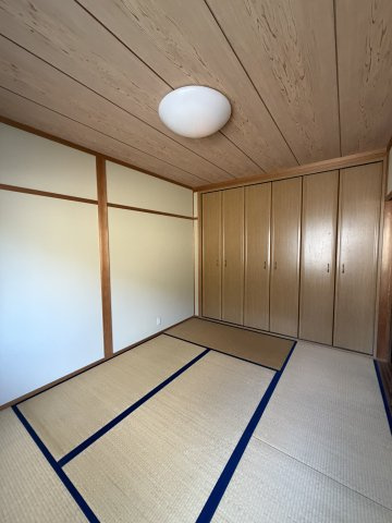 ハイツ森本の和室