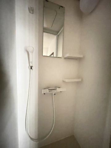 吾妻通６丁目貸家のシャワールーム
