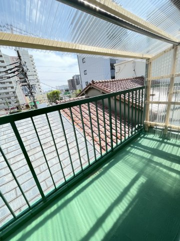 吾妻通６丁目貸家のバルコニー
