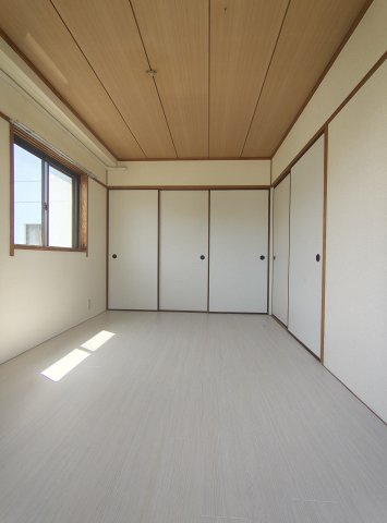 ビレッジスミダの洋室