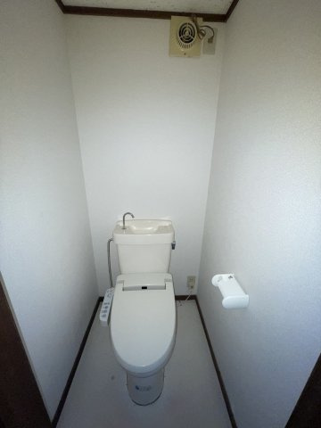 上細沢戸建てのトイレ