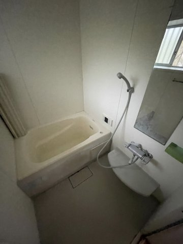 上細沢戸建ての浴室