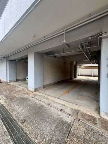 大和スカイハイツの駐車場