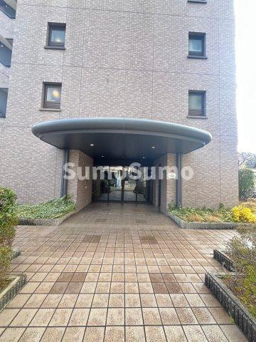 アージュ・リベルテ本山のエントランス