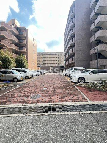 アージュ・リベルテ本山の駐車場