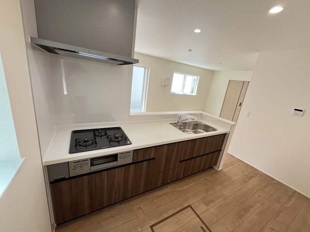 【キッチン】 | 福岡市南区寺塚2丁目1期　3号棟（全3棟）【仲介手数料無料・0円】 | 施工例。施工例は完成時と異なる場合があります。
