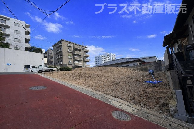 【外観】 | 福岡市南区寺塚2丁目1期　3号棟（全3棟）【仲介手数料無料・0円】 | 現地写真。プラス不動産販売なら、現場の全ての棟をまとめてご見学頂けます。