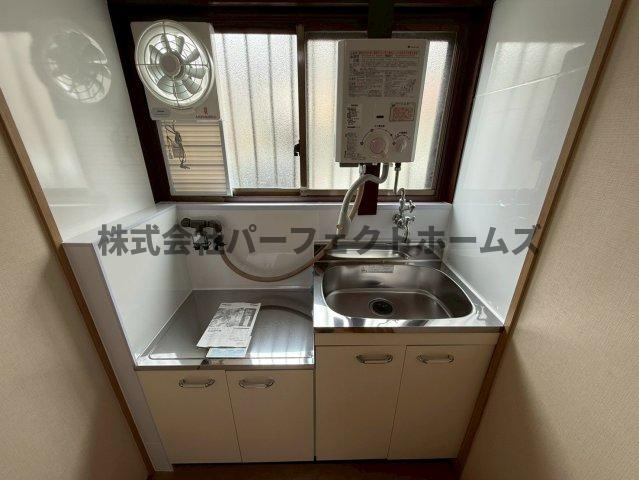 楠根南町テラスハウス　賃貸のキッチン|コンパクトなキッチンで掃除もラクラク