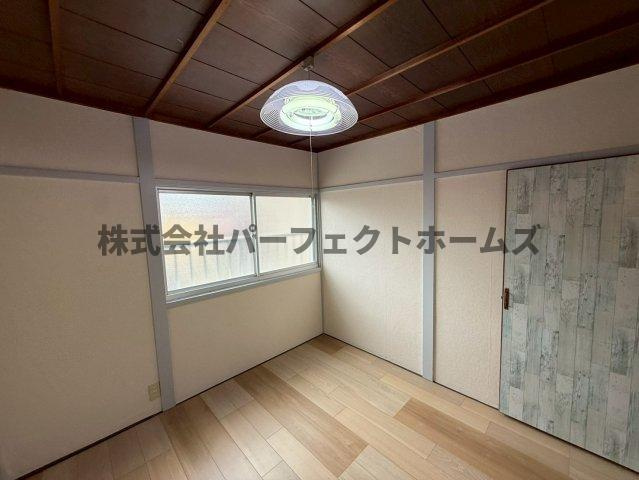 楠根南町テラスハウス　賃貸の洋室|コンパクトで使いやすい洋室です