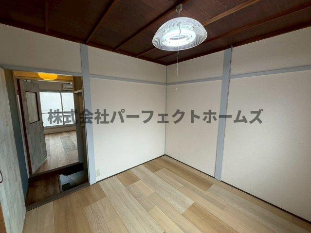 楠根南町テラスハウス　賃貸の洋室|広々とした洋室です