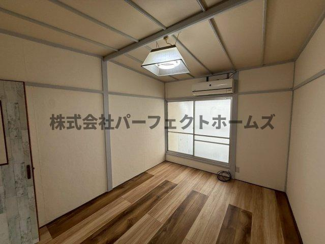 楠根南町テラスハウス　賃貸の洋室|ゆったりした洋室です