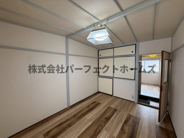楠根南町テラスハウス　賃貸の洋室|コンパクトで使いやすい洋室です