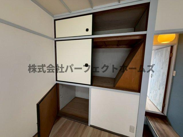 楠根南町テラスハウス　賃貸の収納|たっぷりとした収納スペースです