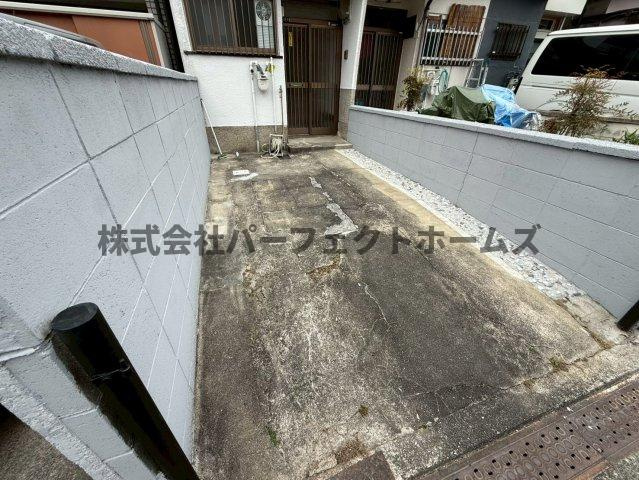 楠根南町テラスハウス　賃貸の駐車場|駐車場があります