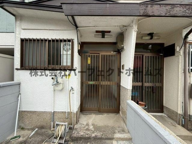 楠根南町テラスハウス　賃貸のエントランス|清潔なエントランスです