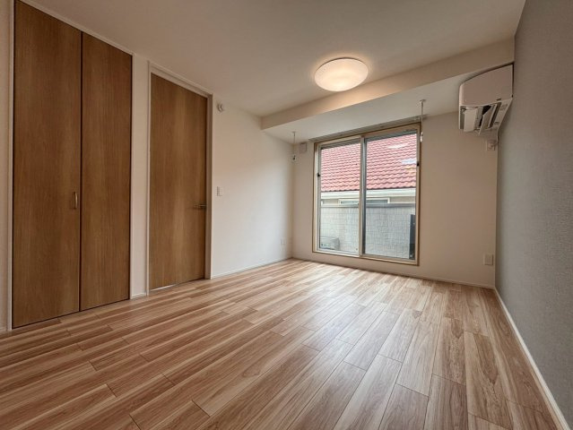 府中市栄町２丁目のアパートの居間・リビング