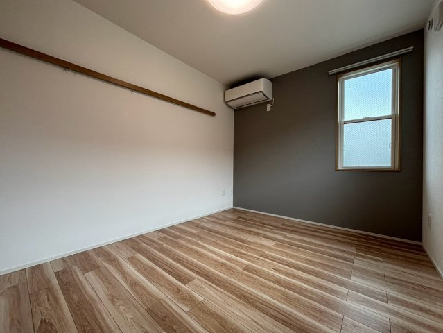 府中市栄町２丁目のアパートの居間・リビング