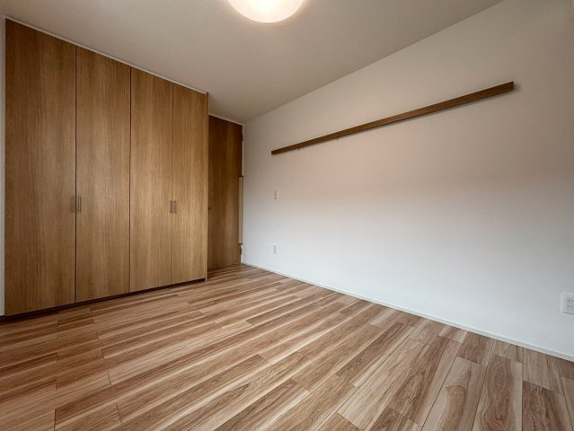 府中市栄町２丁目のアパートの居間・リビング