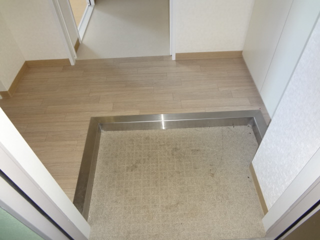姫路市山野井町の賃貸マンションの玄関