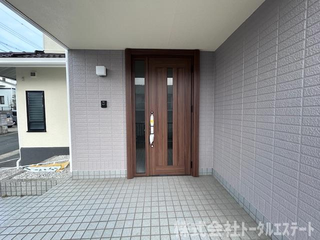 熊野町3丁目13-46の玄関