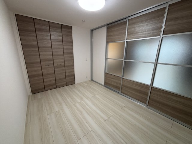 【寝室】