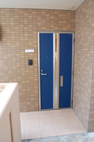 ディアコートJの玄関