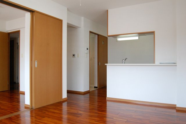 ディアコートJの居間・リビング|※写真はすべて現状優先となります。同じ間取りの別部屋となります。