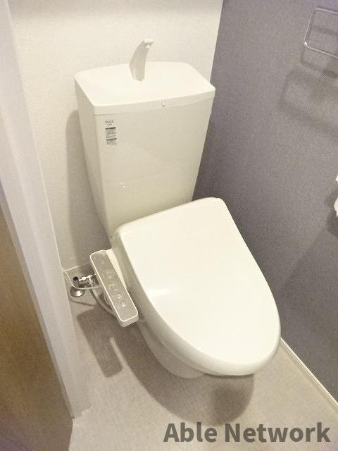 コンフォルターブルⅥのトイレ|温水洗浄便座