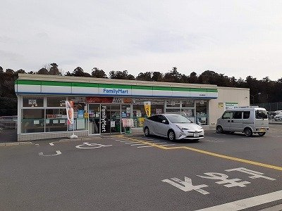 【賃貸アパート】アドラブール　Ｂの周辺|ファミリーマートまで450m