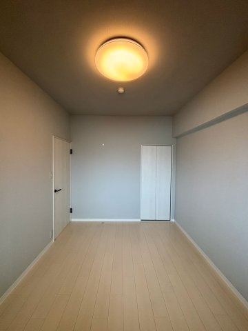 マーレ明石東二見サティスコートの洋室
