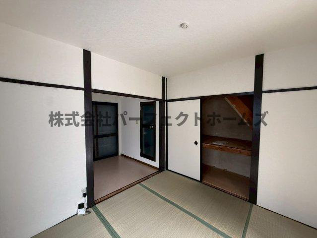 池田西町テラスハウス　賃貸の和室|和室ならではの温かな和の空間で寛ぎの時間を過ごせます