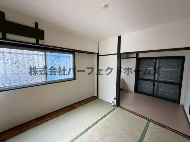 池田西町テラスハウス　賃貸の和室|畳の上でゆっくりとくつろげる和室です