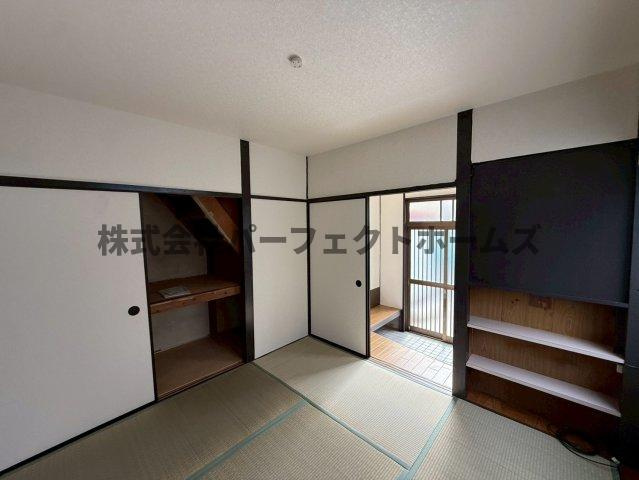 池田西町テラスハウス　賃貸の和室|和室ならではの温かな和の空間で寛ぎの時間を過ごせます