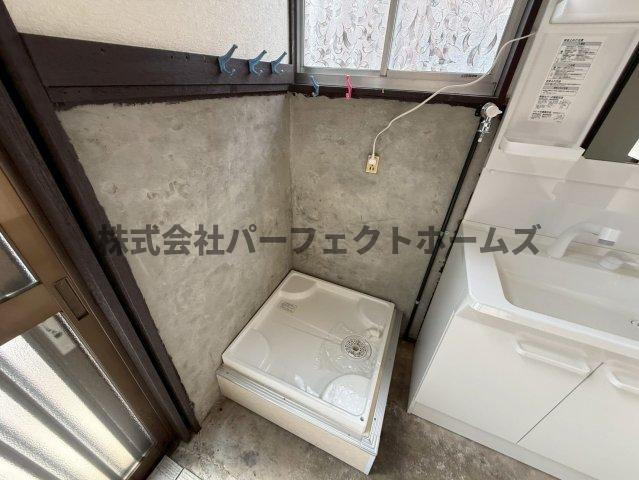 池田西町テラスハウス　賃貸の洗面所|脱衣スペース・洗濯機置場