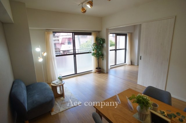 【居間・リビング】 | ライフコートフドウ育和公園ハイツ | 【LDK：約13.8帖】