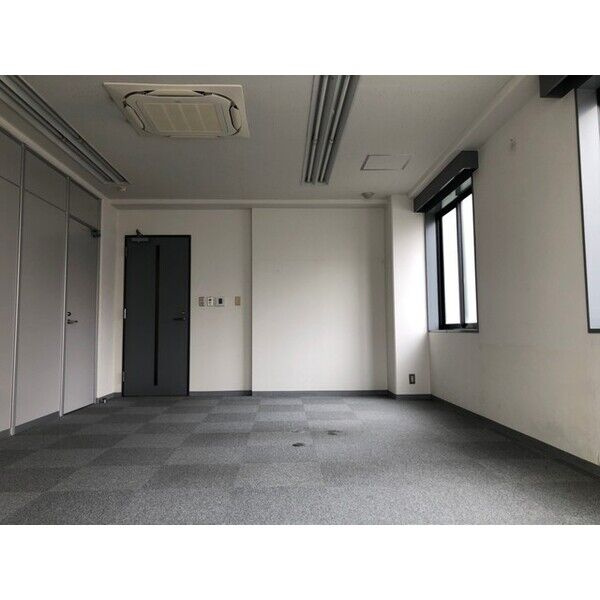 大阪市北区大淀中１丁目の事務所の内装