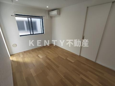 【寝室】 | Ｖｉｌｌａ２４６５ | 落ち着いた色調の寝室です