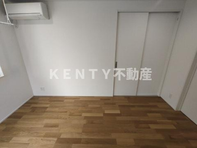 【洋室】 | Ｖｉｌｌａ２４６５ | 落ち着いた色調の洋室です