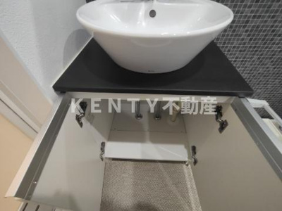 【洗面所】 | Ｖｉｌｌａ２４６５ | 広い洗面スペース