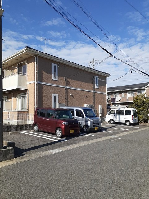 サンセールミリューの駐車場