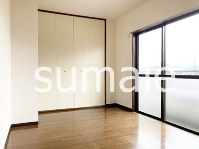 フローラルパレス大成の居間・リビング|人気のフローリングです。