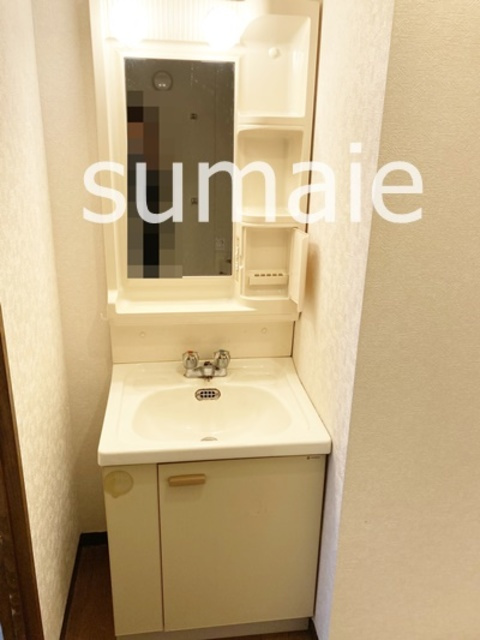 フローラルパレス大成の洗面所|独立洗面化粧台。