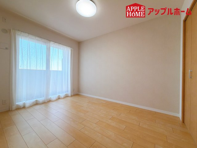 [中古マンション] さいたま市中央区下落合 与野パーク・ホームズの洋室|居室は全室収納あり！たっぷりある収納活用でお部屋もキレイを保てます♪