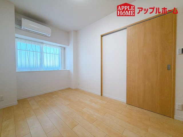 [中古マンション] さいたま市中央区下落合 与野パーク・ホームズの洋室|居室は全室収納あり！たっぷりある収納活用でお部屋もキレイを保てます♪