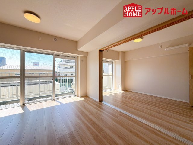 [中古住宅] さいたま市中央区上落合 与野ダイヤハイツの居間・リビング|広々リビングで家族の会話も弾みます♪家族団らんの秘訣は間取りにあり☆夢のマイホームを一緒に叶えましょう！