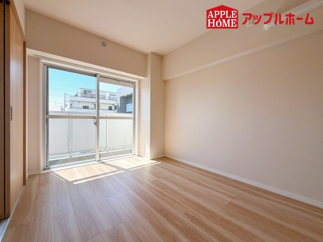 [中古住宅] さいたま市中央区上落合 与野ダイヤハイツの洋室|居室は全室収納あり！たっぷりある収納活用でお部屋もキレイを保てます♪