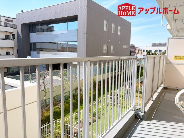 [中古住宅] さいたま市中央区上落合 与野ダイヤハイツのバルコニー|バルコニーからの展望はこちら
