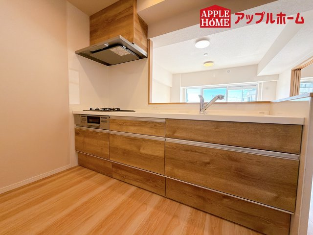 [中古住宅] さいたま市中央区上落合 与野ダイヤハイツのキッチン|キッチンの収納も充実☆生活の質が向上すること間違いなしの充実設備です。