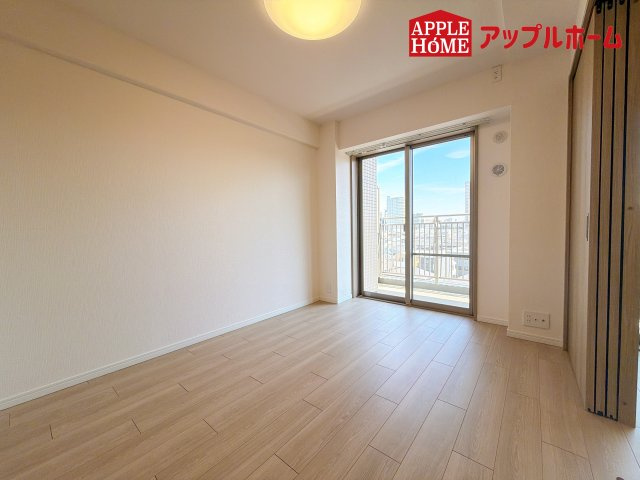 [中古マンション] さいたま市中央区上落合 パークシティ大宮セントラルタワーの洋室|居室は全室収納あり！たっぷりある収納活用でお部屋もキレイを保てます♪