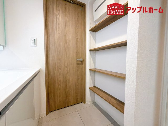 [中古マンション] さいたま市中央区上落合 パークシティ大宮セントラルタワーの洗面所|白を基調とした清潔感のある快適空間です。毎日の身支度も気持ち良くお使い頂けます！！
